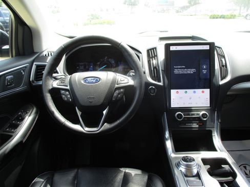 Used 2022 Ford Edge Titanium AWD/4WD image 11