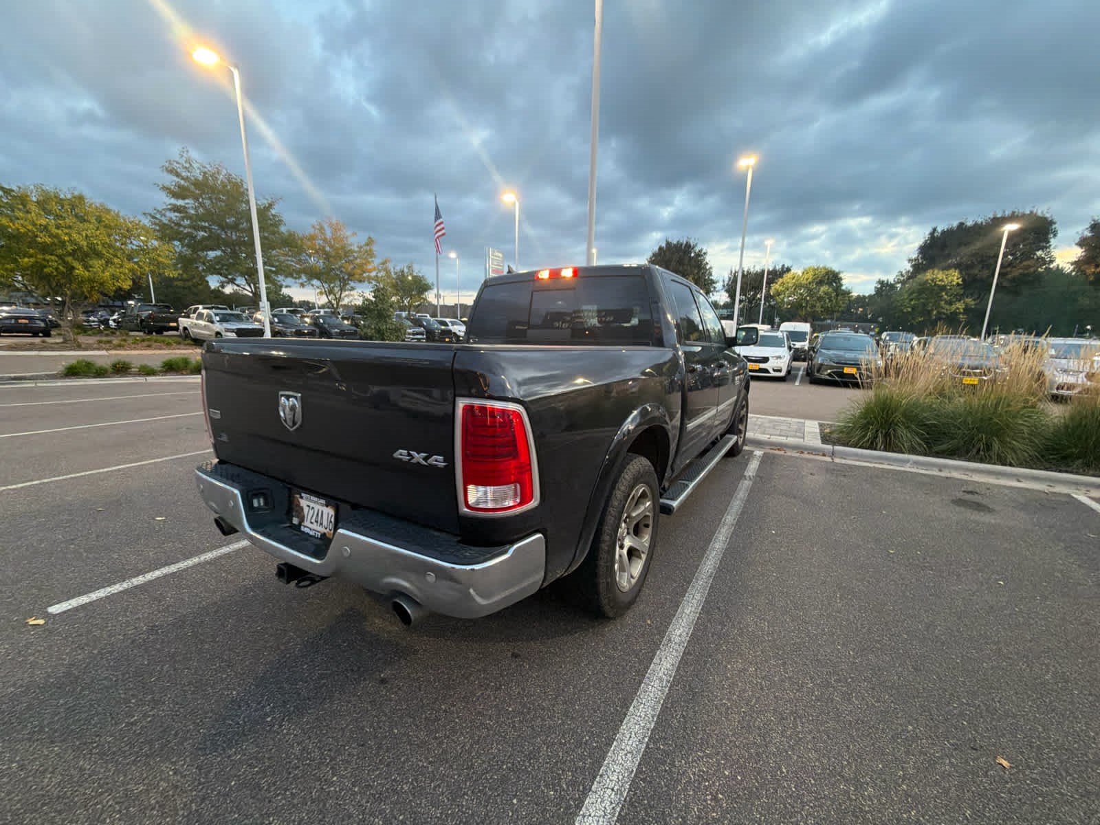 Used 2018 RAM 1500 Laramie w/ Convenience Group AWD/4WD image 5