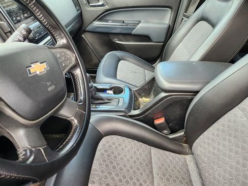Used 2018 Chevrolet Colorado Z71 AWD/4WD image 4