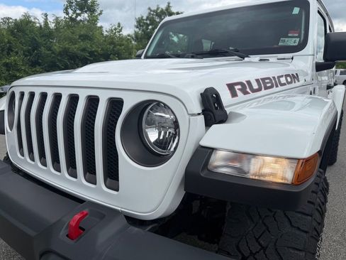 Used 2022 Jeep Wrangler Unlimited Rubicon w/ Cold Weather Group AWD/4WD image 9