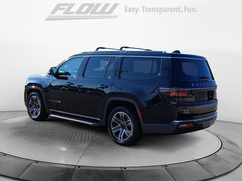 Used 2022 Jeep Wagoneer Series III AWD/4WD image 6