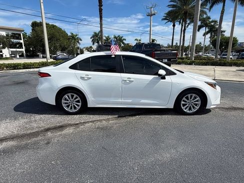 Used 2024 Toyota Corolla LE w/ LE Convenience Package FWD image 8
