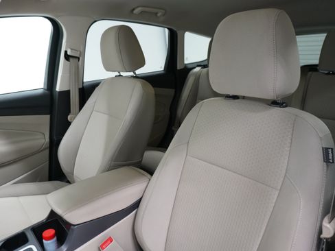 Used 2017 Ford Escape SE FWD image 9