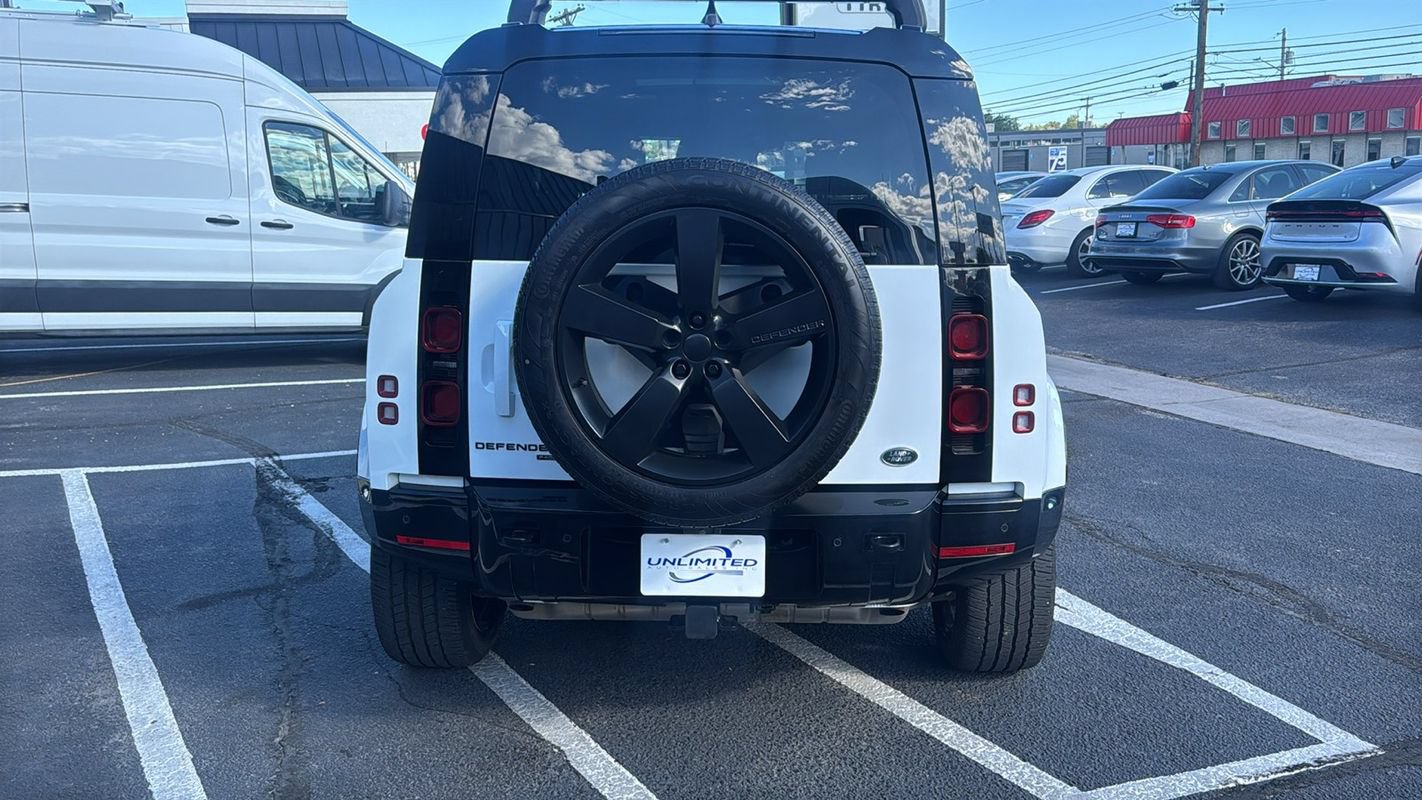 Used 2023 Land Rover Defender 90 X-Dynamic SE AWD/4WD image 4