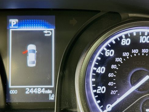 Used 2024 Toyota Camry SE FWD image 19