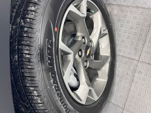 New 2025 Chevrolet Trax LT w/ Sunroof Package image 22