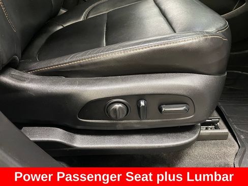 Used 2020 Chevrolet Traverse RS w/ LPO, Floor Liner Package AWD/4WD image 12