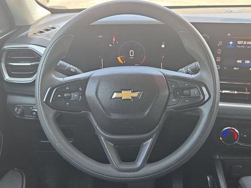 Used 2025 Chevrolet TrailBlazer LT FWD image 22