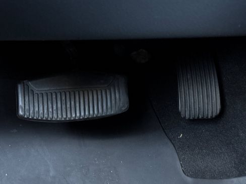 Used 2022 Ford F250 Lariat w/ Lariat Value Package image 39