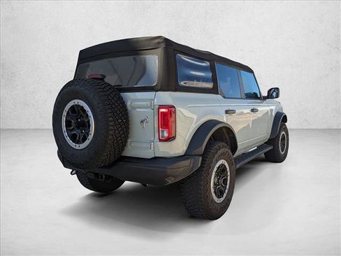 Used 2022 Ford Bronco Black Diamond w/ Sasquatch Package image 5