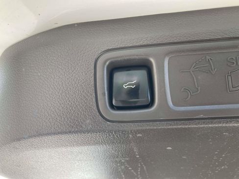 Certified 2024 Lincoln Navigator L Reserve AWD/4WD image 16