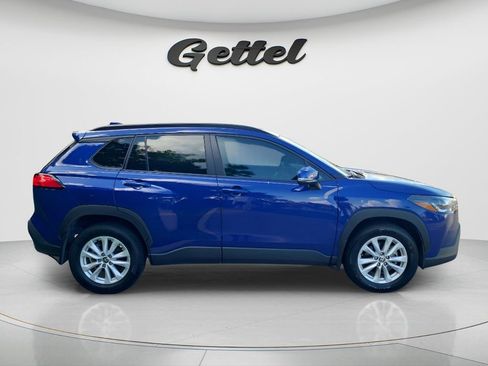 Certified 2024 Toyota Corolla Cross LE w/ Moonroof Package FWD image 4
