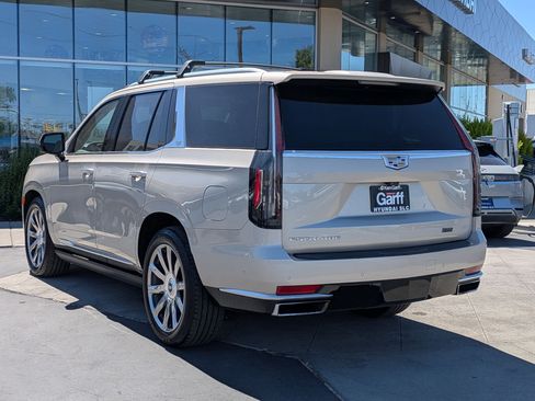 Used 2021 Cadillac Escalade Premium Luxury Platinum AWD/4WD image 7