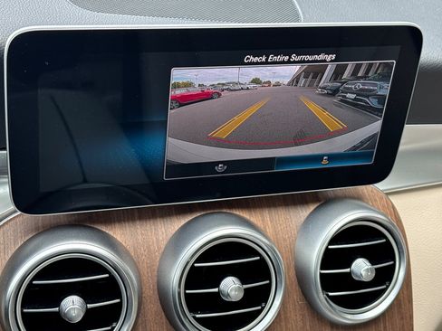 Used 2019 Mercedes-Benz C 300 Sedan image 18