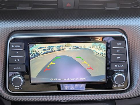 Used 2020 Nissan Kicks S image 33