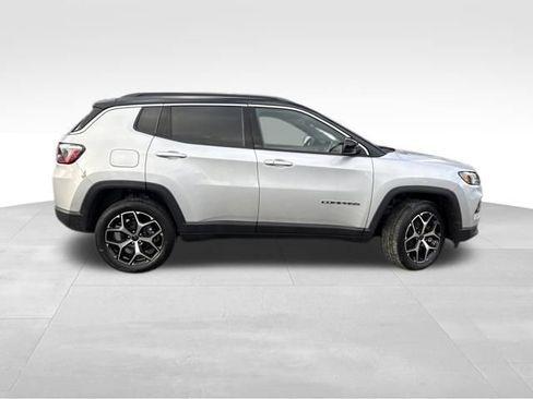 New 2026 Jeep Compass Limited image 8