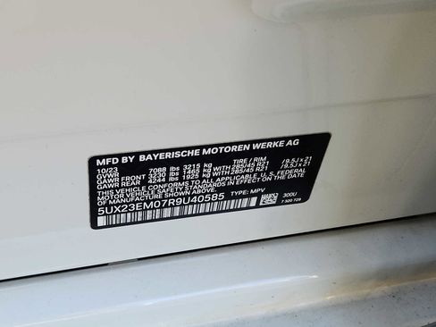 Certified 2024 BMW X7 xDrive40i w/ M Sport Package image 25