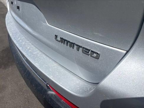 Used 2021 Jeep Grand Cherokee L Limited AWD/4WD image 10
