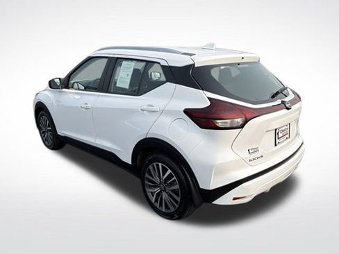 Used 2024 Nissan Kicks SV FWD image 4
