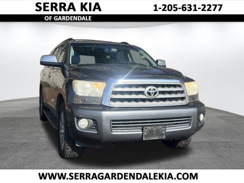 Used 2011 Toyota Sequoia Limited image 1