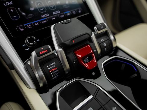 Used 2019 Lamborghini Urus AWD/4WD image 55