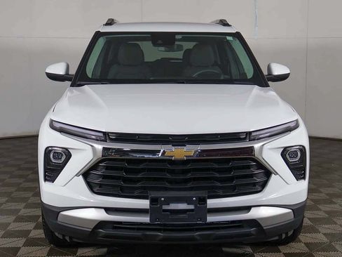 Used 2025 Chevrolet TrailBlazer LT AWD/4WD image 8
