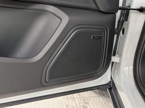 Certified 2025 Porsche Macan Turbo AWD/4WD image 14