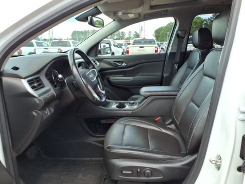 Used 2020 GMC Acadia SLT w/ LPO, Floor Liner Package AWD/4WD image 18