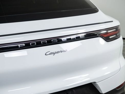 Used 2021 Porsche Cayenne Coupe image 37