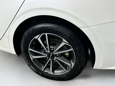 Used 2024 Kia Forte LXS image 11