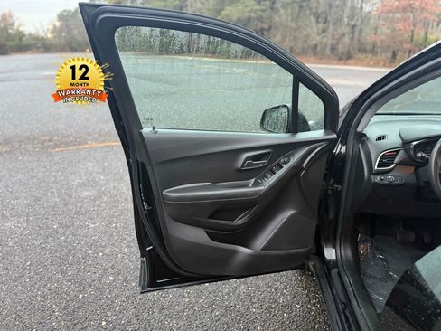 Used 2020 Chevrolet Trax LS w/ Tint and Cruise Package image 63