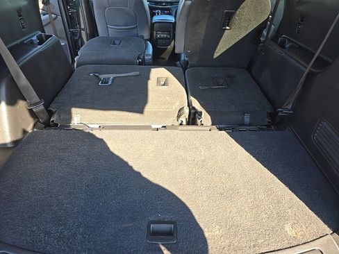 Used 2021 Buick Enclave Essence image 22