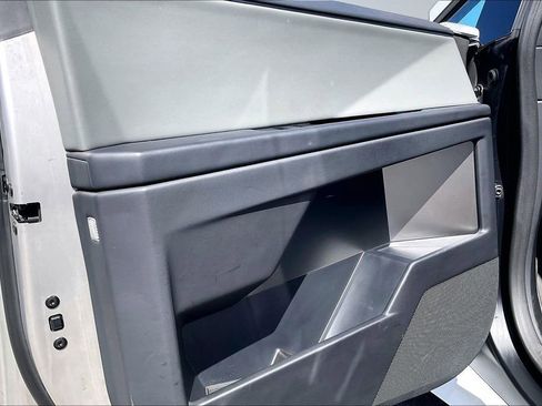 Used 2025 Tesla Cybertruck AWD Crew Cab image 23