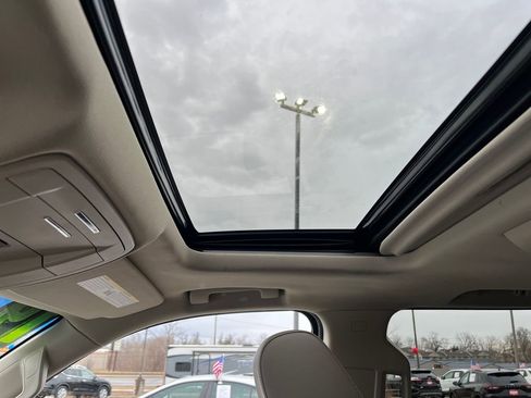 Used 2019 GMC Yukon XL SLT w/ Open Road Package image 28