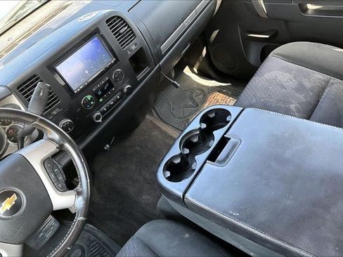 Used 2011 Chevrolet Silverado 2500 LT w/ Interior Plus Package AWD/4WD image 19