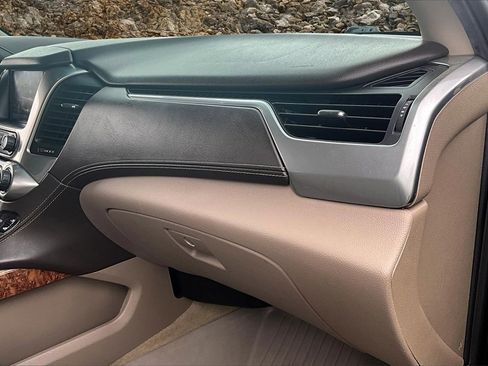 Used 2018 Chevrolet Tahoe Premier image 16