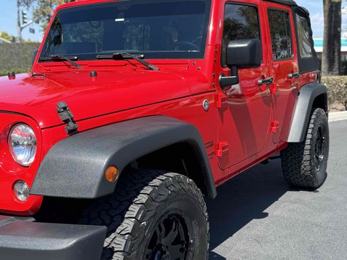 Used 2015 Jeep Wrangler Unlimited Sport w/ Quick Order Package 24S AWD/4WD image 41