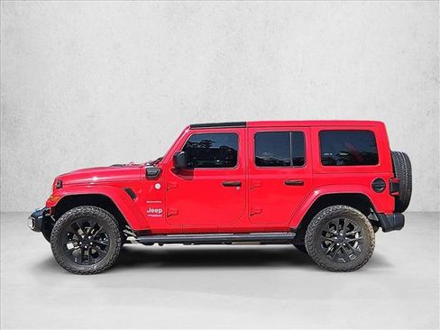 Used 2022 Jeep Wrangler Unlimited Sahara AWD/4WD image 8