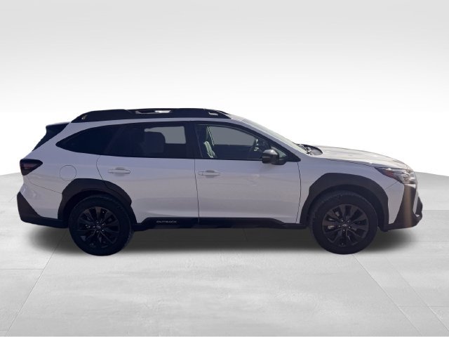 Used 2025 Subaru Outback Onyx Edition AWD/4WD image 4
