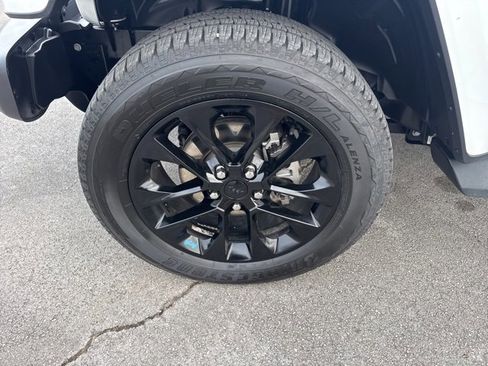 Used 2023 Jeep Wrangler Unlimited Sahara w/ Cold Weather Group image 16