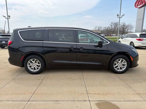 Used 2024 Chrysler Voyager LX FWD image 6