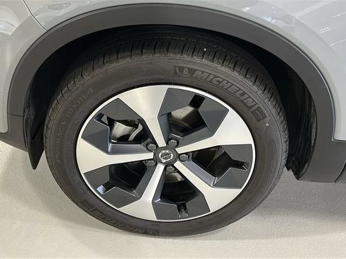 Certified 2026 Volvo XC40 B5 Plus AWD/4WD image 8