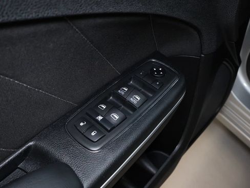 Used 2020 Dodge Charger SXT AWD/4WD image 12