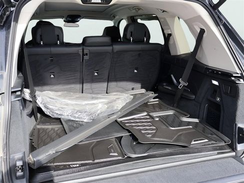 Used 2023 BMW X7 xDrive40i w/ Premium Package image 17