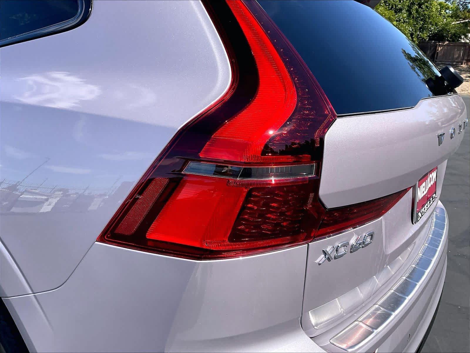 New 2027 Volvo XC60 B5 Plus AWD/4WD image 25