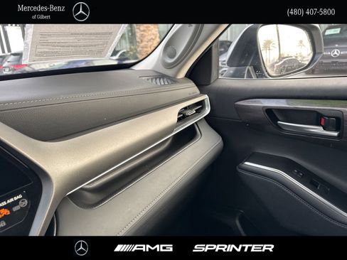 Used 2024 Toyota Highlander Limited image 24