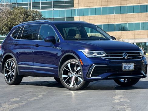 Used 2022 Volkswagen Tiguan SEL R-Line image 2