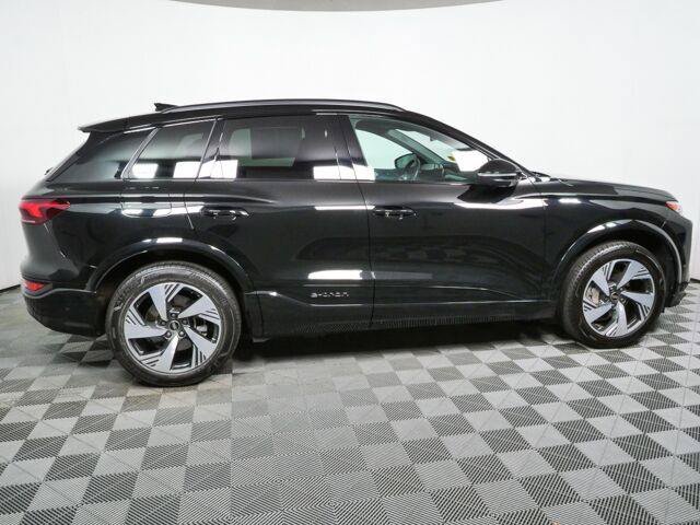 Used 2025 Audi Q6 e-tron Premium Plus AWD/4WD image 2