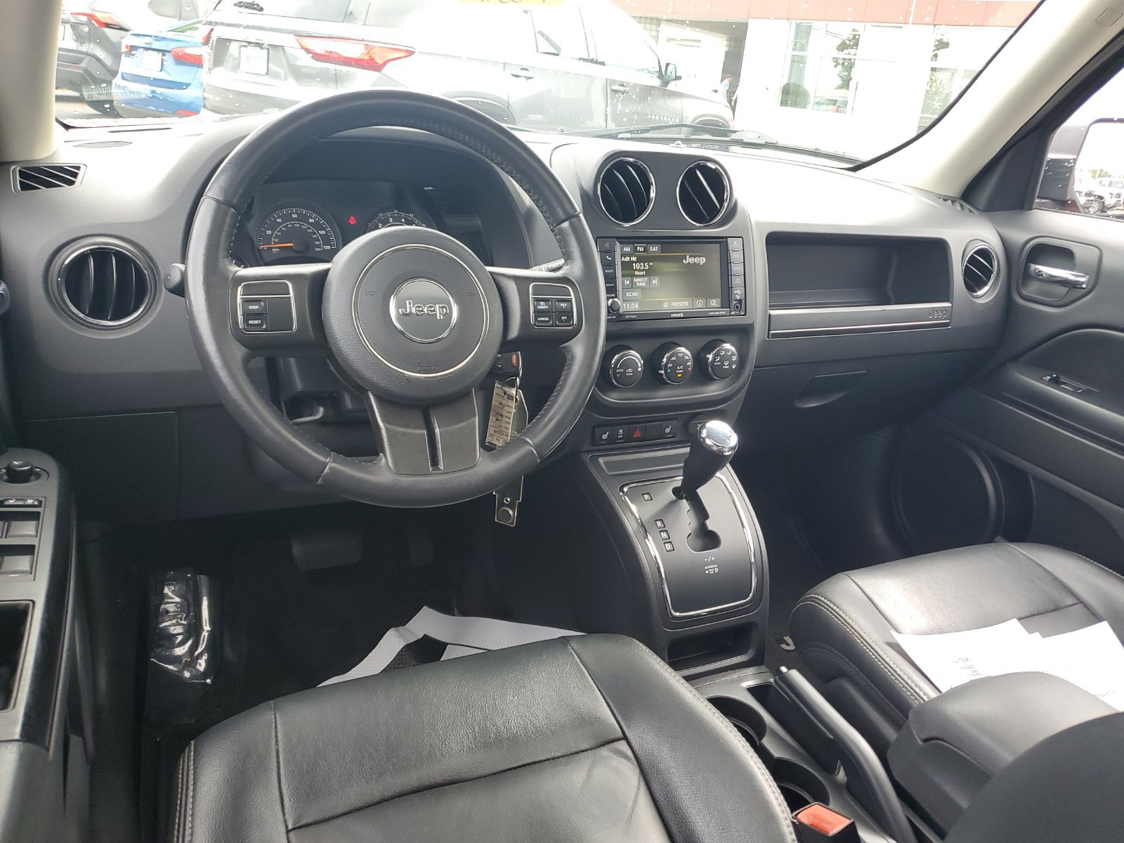Used 2017 Jeep Patriot Latitude AWD/4WD image 10