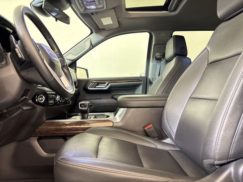 Used 2024 GMC Sierra 1500 Elevation w/ Elevation Premium Package image 5